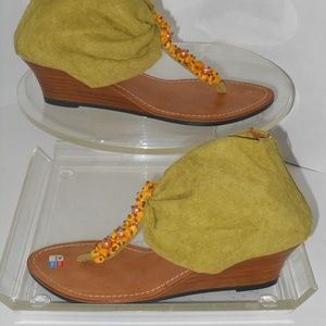 KIND BRAND T-STRAP WEDGE HEEL SANDALS